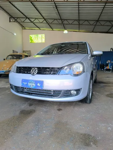 Volkswagen Polo Sedan 1.6 MI Total Flex 8V 4P 2014