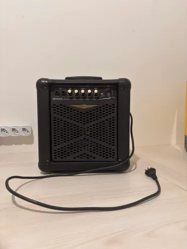 Cubo Amplificador Oneal OCB 200X para Contrabaixo - 20W