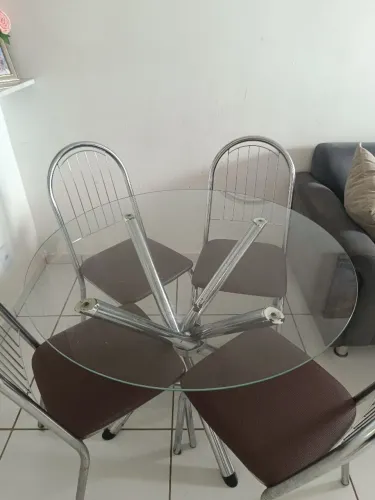 Mesa com cadeiras