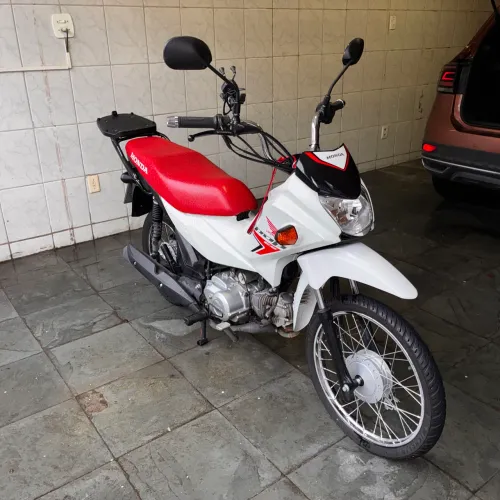 Honda Pop 110i ES 2025/2026 com 5.420 km
