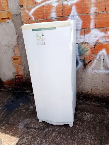 Vendo geladeira 220