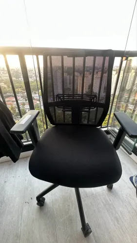 Cadeira Presidente Ergonômica com Apoio Lombar - Ótimo Estado