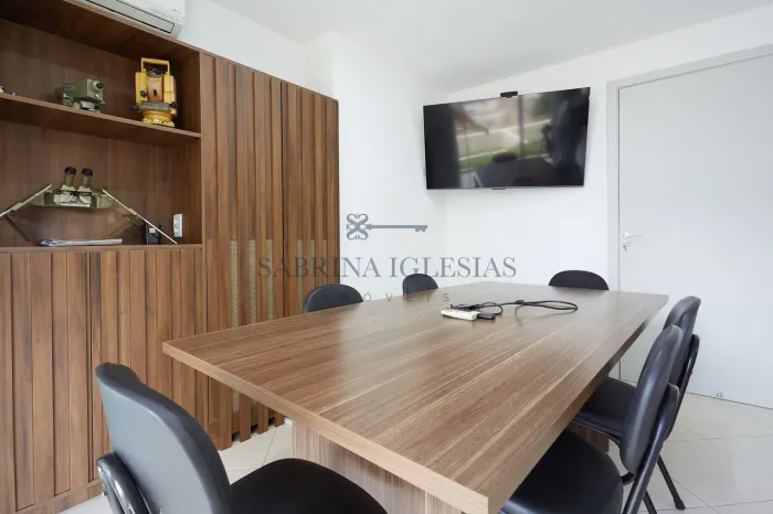 Sala comercial para locação no Centro de Curitiba