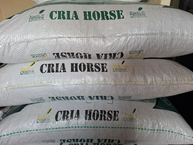 Ração para cavalo, galinha, bode (etc)