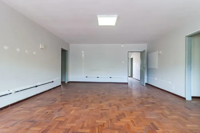 Sobreloja na Avenida Cupecê, 3541 - Conjunto 01  220 m²