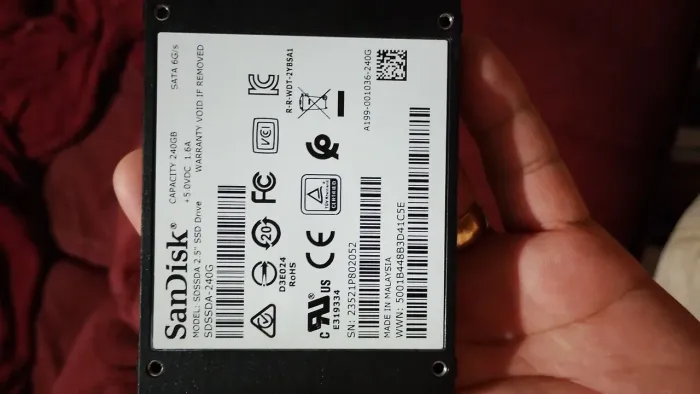 SSD sata SanDisk 240 gigas excelente