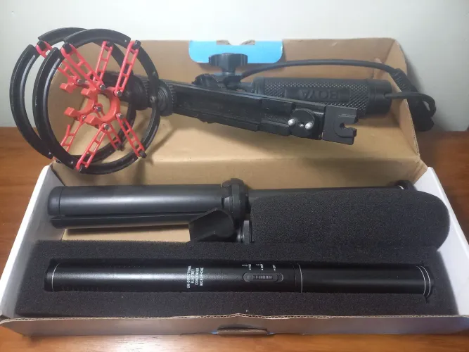 Microfone Shotgun Direcional + Kit de Suspensão