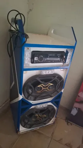 Caixa de som automotivo