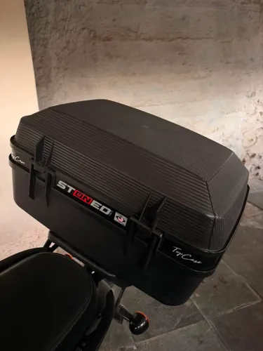 Baú Tracker 52L 