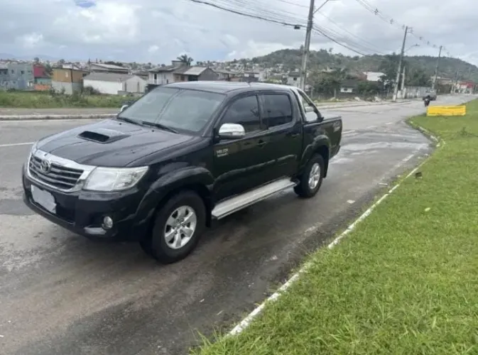 Toyota Hilux CD SRV D4-d 4X4 3.0 TDI Diesel AUT 2010