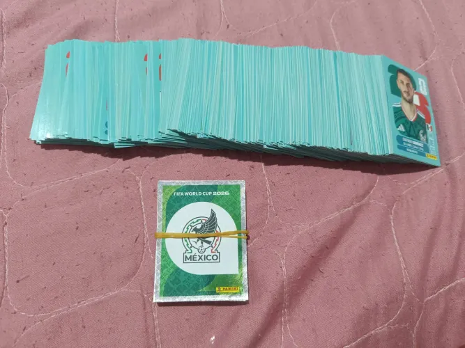 Lote mais de 550 figurinhas copa 2026