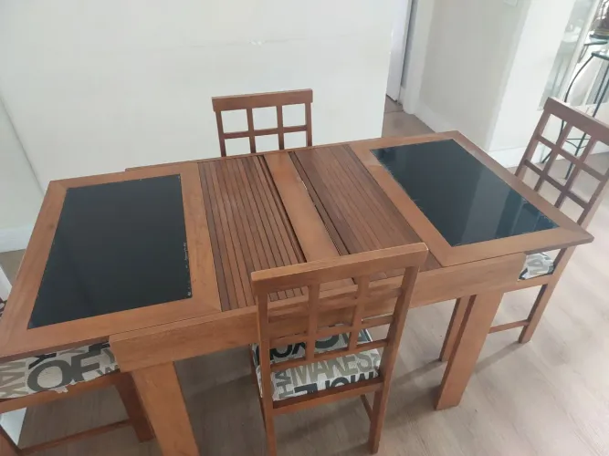MESA DE JANTAR EXTENSÍVEL MADEIRA C/ 4 CADEIRAS