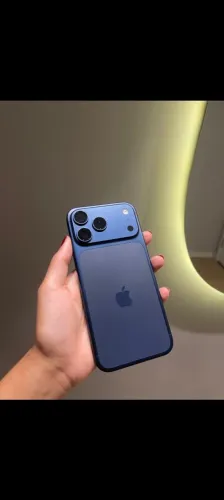 Vendo iPhone 17  pro Max 256gb chip físico 5.meses de uso 