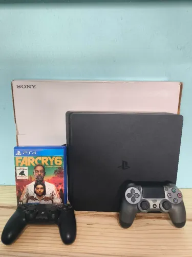 Ps4 slim 1 terá 2 controles com 10 jogos