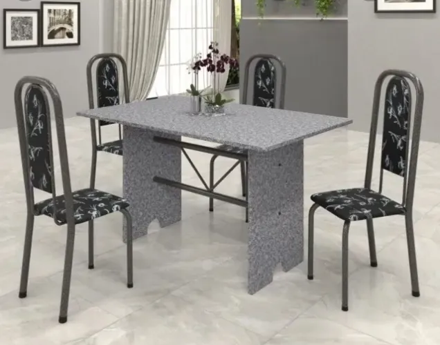 Mesa com 4 cadeiras- usada