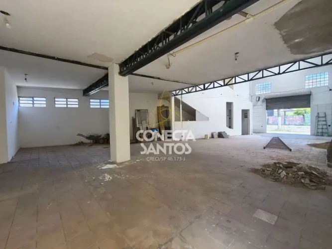 ALUGA-SE E VENDE-SE AMPLO GALPÃO NO MACUCO/SANTOS