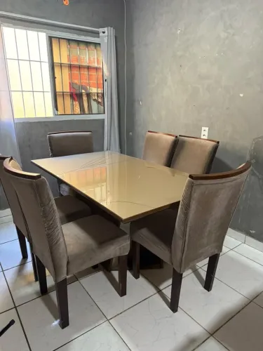 Vendo mesa de 6 lugares