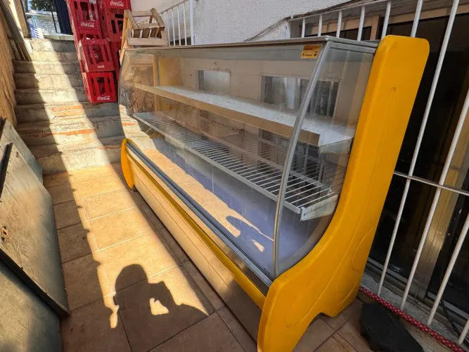 Balcão refrigerado e seco para padaria