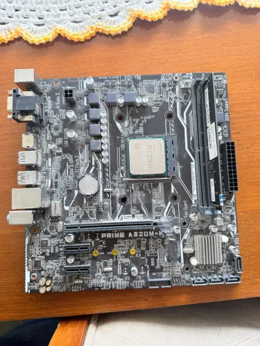 Ryzen 3200G + A320M-K Asus + 4G DDR4