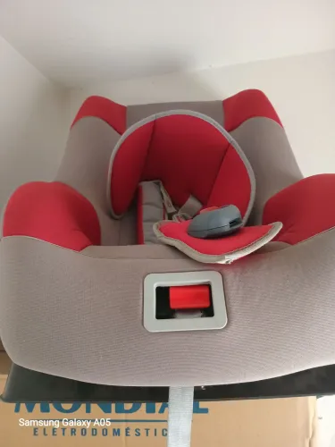 Vende se cadeira de bebê para carro valor 300 reais 
