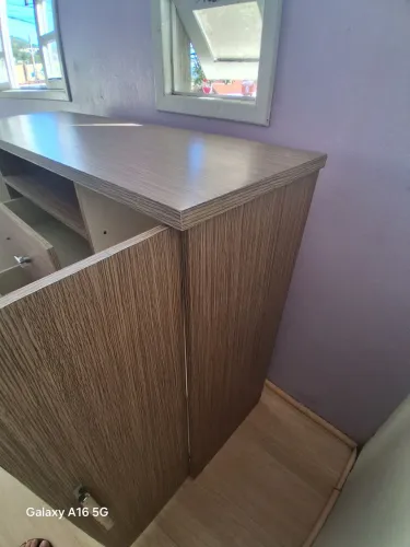 Vendo duas cômodas usadas, em bom estado. Valor 250,00 tem que buscar no local. Saco dos.