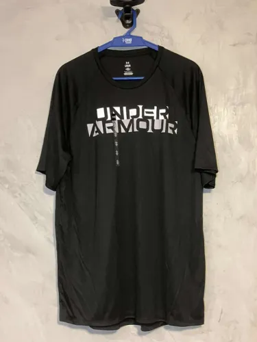 Camisa Under Armour, Dri-Fit - Tamanho G - Importada do Canadá, nunca foi usada! De treino