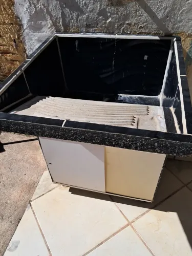 Tanque de lavar roupa com gabinete 200$