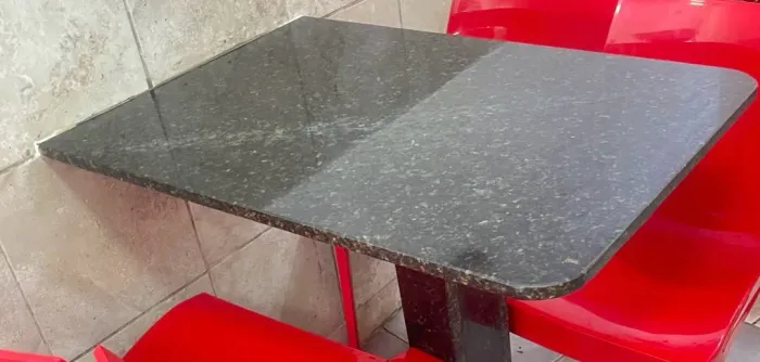 Mesa de mármore