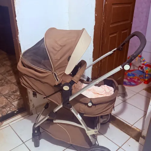 Vendo kit carrinho , bebê conforto e suporte