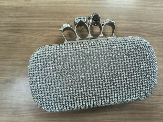 Bolsa clutch Anzetutto