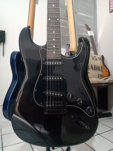 Excelente Guitarra Michael