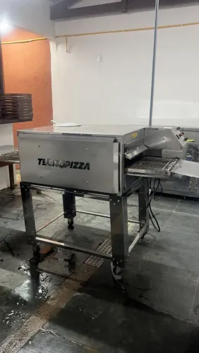 Vende-se pizzaria completa