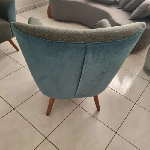 Vendo Duas Poltronas Modernas