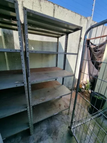 Estante de aço 0,40cm de largura chapa grossa bem resistente para colocar peso