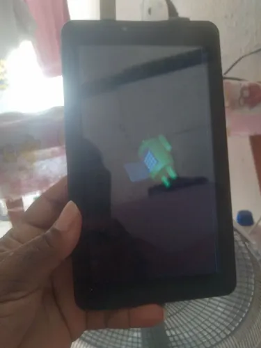 Vendo dois tablets pra retirar leia a descrição 