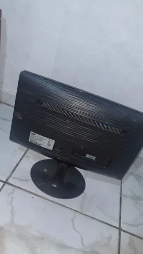 Monitor sansung 19 polegadas (liga porém não dá imagem, peças a retirada)