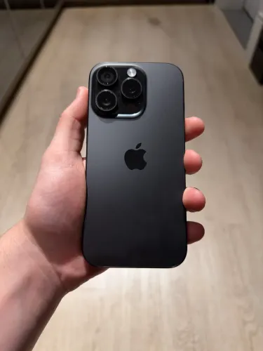 iPhone 16 Pro 128gb Seminovo (Quase nunca usado)