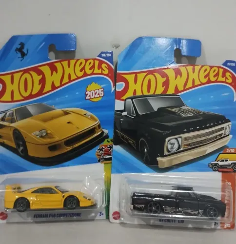 Hot wheels 40 reais cada