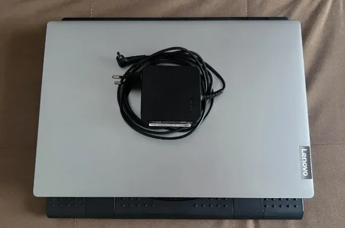 Notebook Lenovo - Ryzen 5, Vega 8, 8gb RAM, 1.18 TB.