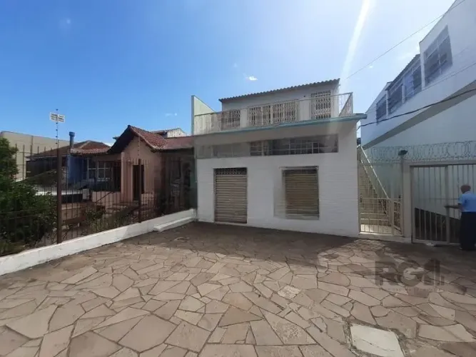 Ponto Comercial/Loja para Alugar no Bairro Glória com 250 m² de Área Utilizável