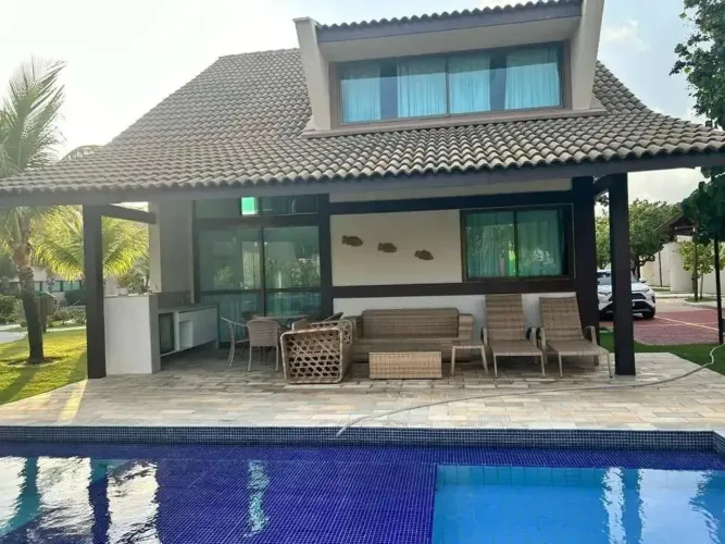Casa em condomínio fechado à venda na Muro Alto com 4 quartos