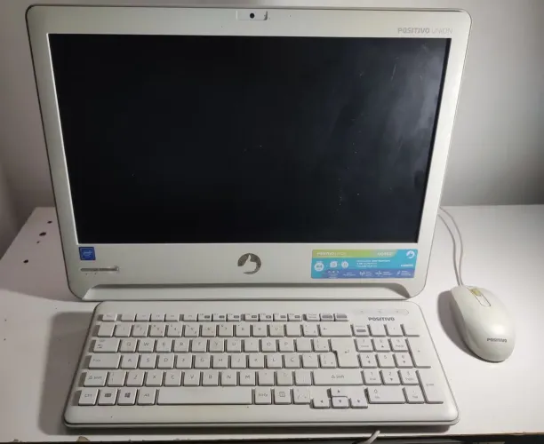 Computador All-in-One Positivo Union com Teclado e Mouse