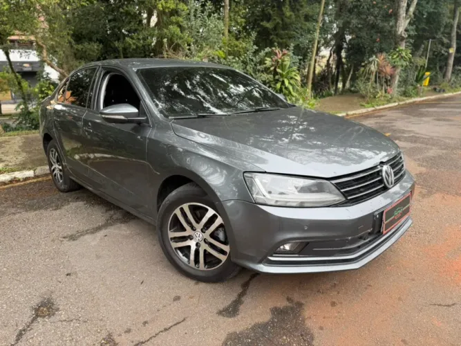 Volkswagen Jetta Comfortline 1.4 TSI 16V 4P Aut. 2018