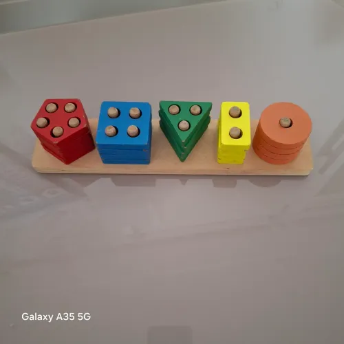 Brinquedo Educativo Pirâmides Geométricas