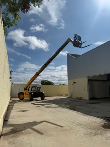 Manipulador telescópio Caterpilar TL 642
