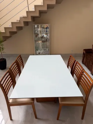 Mesa alto padrão em madeira laqueada