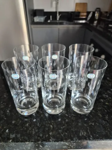 Conjunto de copos em cristal - Decoração em baixo relevo lapidada (raridade)