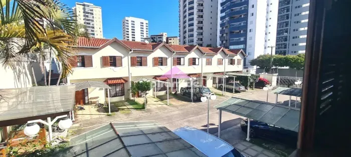 Casa em Condomínio Fechado no Jardim Aquarius em São José dos Campos