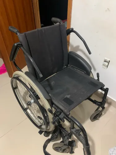 Vendo cadeira de rodas 