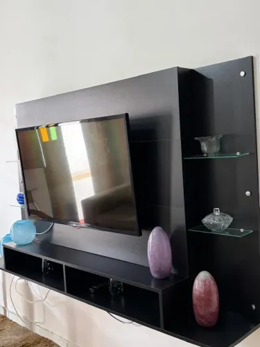 Vende-se painel de ótima qualidade, com pouco tempo de uso